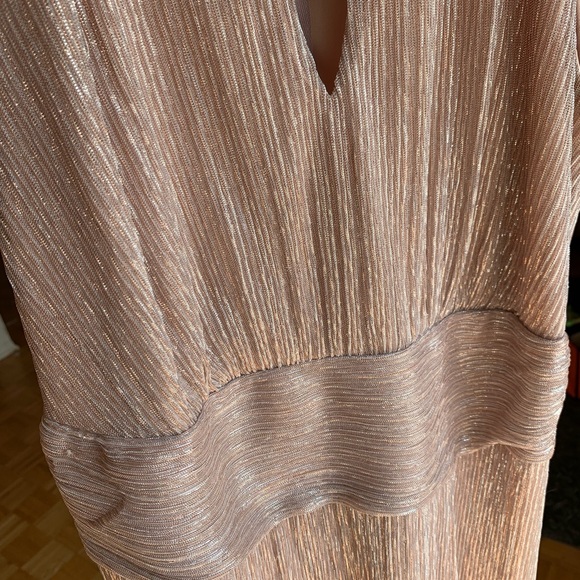 Shiny Graduation Dress Size 8 - Picture 4 of 6